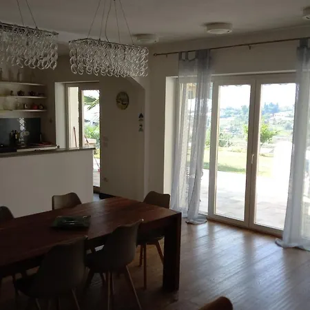 Paradise House With Sea View And Quiet.